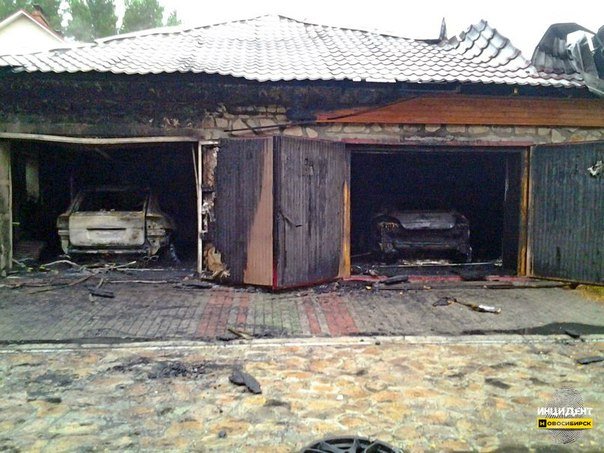 Два Porsche сгорели в гараже под Новосибирском